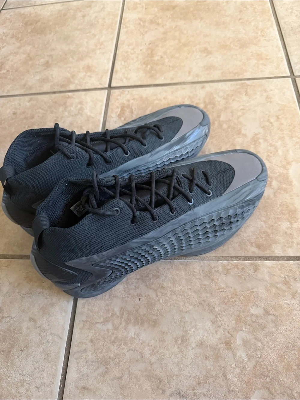 Men's AE Adidas Charcoal Cloud Basketball Shoes 11.5